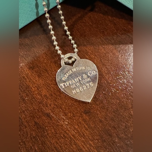 ❤️ Authentic Silver Return to Tiffany & Co. Heart Pendant Charm on 34” Chain ❤️ - Picture 2 of 10